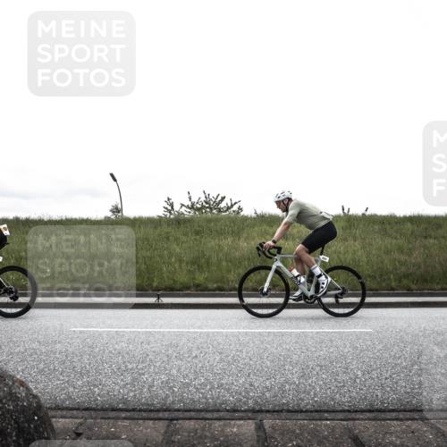 21.06.2026 - 29. Vierlanden-Triathlon H.Heesch http://msf.ph/oto/9868949 21.06.2026 12:28:29 Radfahren 249, 684, 892, 912, 921, 943, 962 meine-sportfotos.de