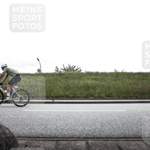 21.06.2026 - 29. Vierlanden-Triathlon H.Heesch http://msf.ph/oto/9868952 21.06.2026 12:28:29 Radfahren 249, 684, 892, 912, 921, 943, 962 meine-sportfotos.de