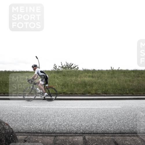 21.06.2026 - 29. Vierlanden-Triathlon H.Heesch http://msf.ph/oto/9869139 21.06.2026 12:30:39 Radfahren 133, 669, 925, 948 meine-sportfotos.de