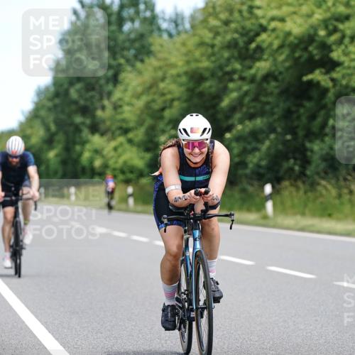 21.06.2026 - Viking Triathlon Michael Burmester http://msf.ph/oto/9869257 21.06.2026 12:27:14 Radfahren 38, 218, 266, 273, 444, 444, 490, 554, 639 meine-sportfotos.de