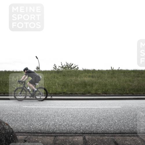21.06.2026 - 29. Vierlanden-Triathlon H.Heesch http://msf.ph/oto/9869269 21.06.2026 12:32:30 Radfahren 900, 949, 983, 994 meine-sportfotos.de