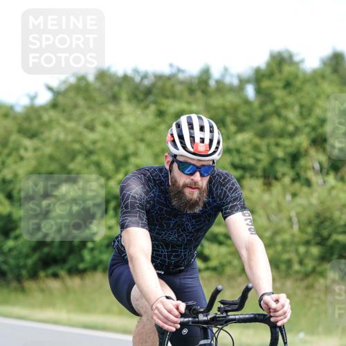21.06.2026 - Viking Triathlon Michael Burmester http://msf.ph/oto/9869284 21.06.2026 12:27:17 Radfahren 38, 218, 266, 273, 444, 444, 490, 554, 639 meine-sportfotos.de