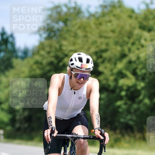 21.06.2026 - Viking Triathlon Michael Burmester http://msf.ph/oto/9869471 21.06.2026 12:29:13 Radfahren 78, 87, 95, 154, 317, 356, 386, 410, 459, 464, 542, 552, 555, 555, 655, 661 meine-sportfotos.de