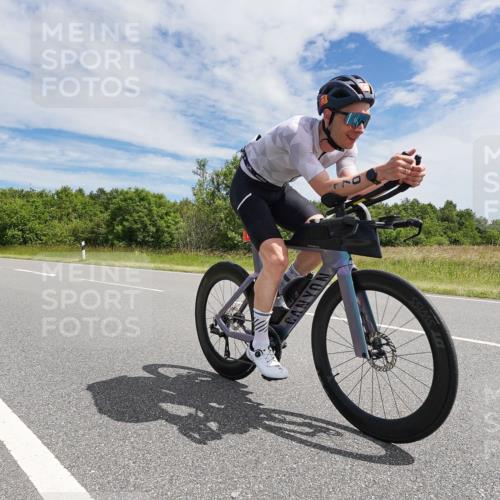 21.06.2026 - Viking Triathlon Michael Burmester http://msf.ph/oto/9869477 21.06.2026 12:01:02 Radfahren 30, 43, 82, 155, 170, 260, 260, 317, 323, 343, 366, 391, 548, 554 meine-sportfotos.de