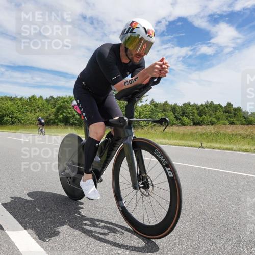 21.06.2026 - Viking Triathlon Michael Burmester http://msf.ph/oto/9869483 21.06.2026 12:01:07 Radfahren 30, 43, 82, 155, 170, 260, 260, 317, 323, 343, 366, 390, 391, 548, 554, 555 meine-sportfotos.de