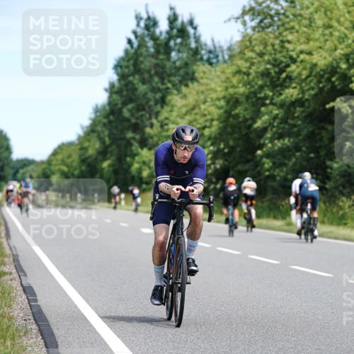 21.06.2026 - Viking Triathlon Michael Burmester http://msf.ph/oto/9869548 21.06.2026 12:29:42 Radfahren 66, 101, 196, 302, 463, 526, 540, 560, 617 meine-sportfotos.de