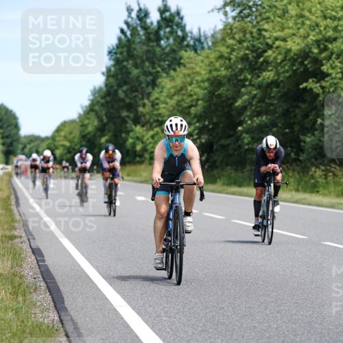 21.06.2026 - Viking Triathlon Michael Burmester http://msf.ph/oto/9869714 21.06.2026 12:30:36 Radfahren 99, 104, 109, 111, 113, 125, 137, 145, 180, 199, 255, 286, 359, 376, 422, 500 meine-sportfotos.de