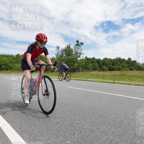 21.06.2026 - Viking Triathlon Michael Burmester http://msf.ph/oto/9869740 21.06.2026 12:04:56 Radfahren 83, 98, 380, 467, 542, 642, 642, 645, 669 meine-sportfotos.de