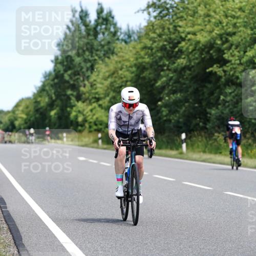 21.06.2026 - Viking Triathlon Michael Burmester http://msf.ph/oto/9869831 21.06.2026 12:31:06 Radfahren 34, 45, 107, 151, 151, 175, 188, 241, 252, 296, 327, 340, 383, 414, 445, 485, 553, 567, 574, 578, 663 meine-sportfotos.de