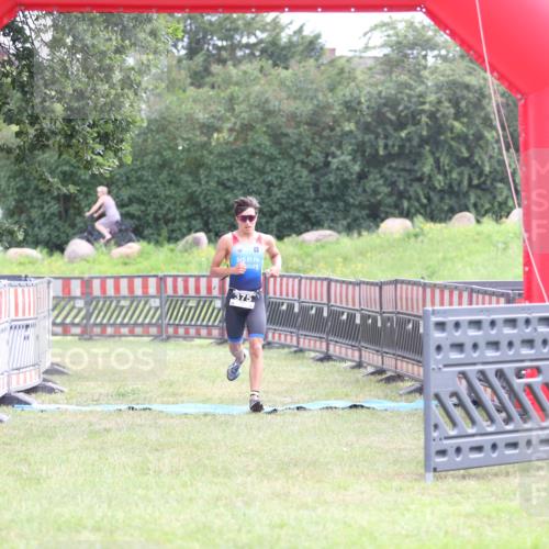21.06.2026 - 29. Vierlanden-Triathlon Andreas Tolksdorf http://msf.ph/oto/9869897 21.06.2026 10:48:57 Ziel  meine-sportfotos.de