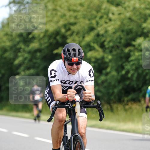 21.06.2026 - Viking Triathlon Michael Burmester http://msf.ph/oto/9870031 21.06.2026 12:32:37 Radfahren 265, 301, 331, 447, 454, 462, 532, 559, 626, 659 meine-sportfotos.de