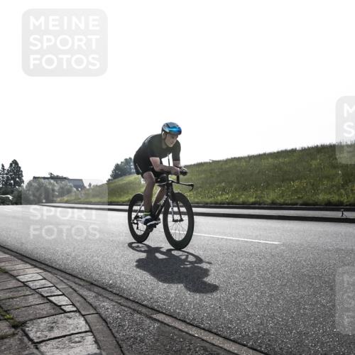 21.06.2026 - 29. Vierlanden-Triathlon H.Heesch http://msf.ph/oto/9870123 21.06.2026 09:03:52 Radfahren 26, 124 meine-sportfotos.de