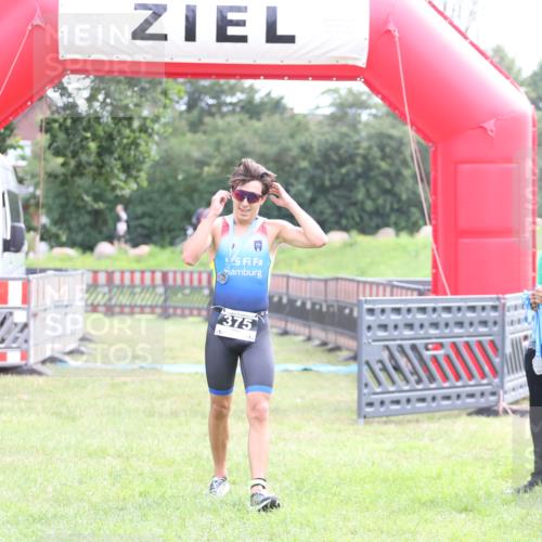 21.06.2026 - 29. Vierlanden-Triathlon Andreas Tolksdorf http://msf.ph/oto/9870130 21.06.2026 10:49:04 Ziel  meine-sportfotos.de