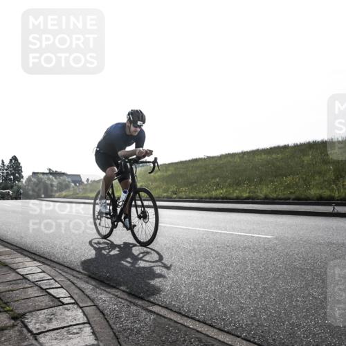 21.06.2026 - 29. Vierlanden-Triathlon H.Heesch http://msf.ph/oto/9870133 21.06.2026 09:04:44 Radfahren 50, 98, 146 meine-sportfotos.de
