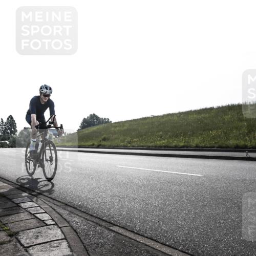 21.06.2026 - 29. Vierlanden-Triathlon H.Heesch http://msf.ph/oto/9870143 21.06.2026 09:04:47 Radfahren 50, 81, 98, 146 meine-sportfotos.de