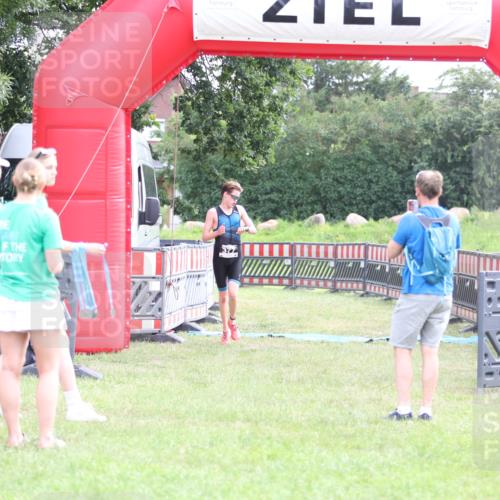 21.06.2026 - 29. Vierlanden-Triathlon Andreas Tolksdorf http://msf.ph/oto/9870215 21.06.2026 10:49:52 Ziel 335, 335 meine-sportfotos.de
