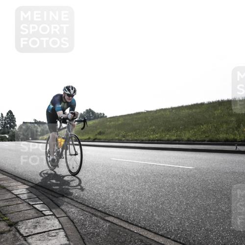 21.06.2026 - 29. Vierlanden-Triathlon H.Heesch http://msf.ph/oto/9870257 21.06.2026 09:07:58 Radfahren 213 meine-sportfotos.de