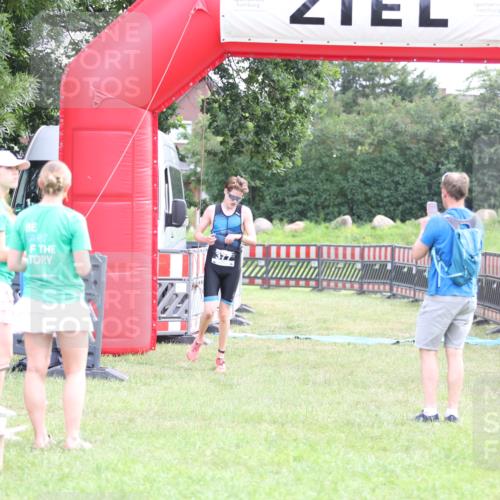 21.06.2026 - 29. Vierlanden-Triathlon Andreas Tolksdorf http://msf.ph/oto/9870259 21.06.2026 10:49:53 Ziel 335, 335 meine-sportfotos.de