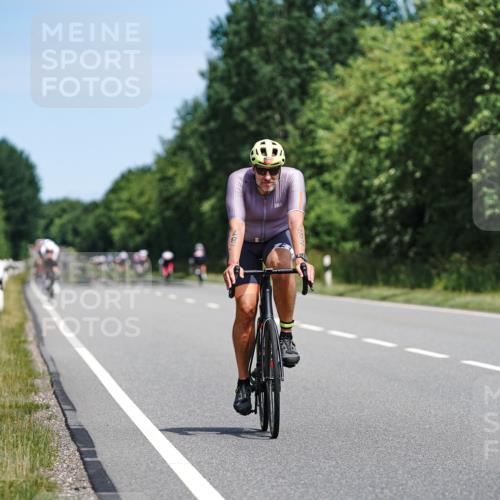 21.06.2026 - Viking Triathlon Michael Burmester http://msf.ph/oto/9870268 21.06.2026 12:33:25 Radfahren 24, 85, 88, 122, 167, 274, 287, 403, 492, 497, 528, 622, 642, 642, 664 meine-sportfotos.de