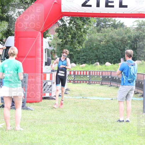 21.06.2026 - 29. Vierlanden-Triathlon Andreas Tolksdorf http://msf.ph/oto/9870270 21.06.2026 10:49:53 Ziel 335, 335 meine-sportfotos.de
