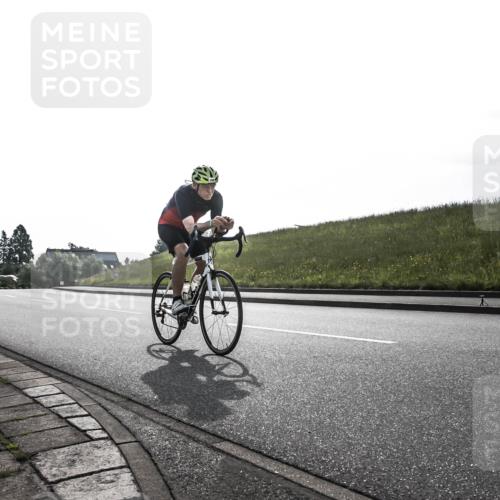 21.06.2026 - 29. Vierlanden-Triathlon H.Heesch http://msf.ph/oto/9870452 21.06.2026 09:11:58 Radfahren 261, 288 meine-sportfotos.de