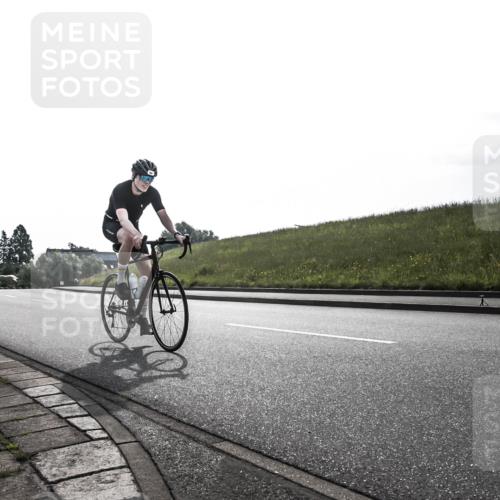 21.06.2026 - 29. Vierlanden-Triathlon H.Heesch http://msf.ph/oto/9870473 21.06.2026 09:12:17 Radfahren 64, 116 meine-sportfotos.de