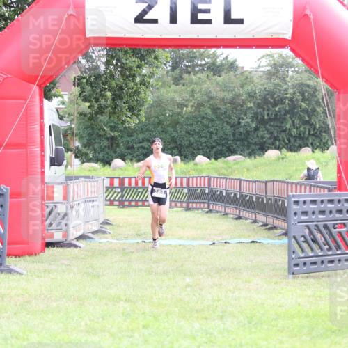 21.06.2026 - 29. Vierlanden-Triathlon Andreas Tolksdorf http://msf.ph/oto/9870505 21.06.2026 10:52:13 Ziel  meine-sportfotos.de