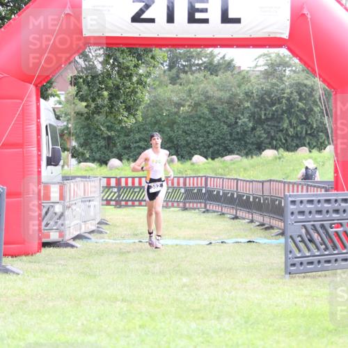 21.06.2026 - 29. Vierlanden-Triathlon Andreas Tolksdorf http://msf.ph/oto/9870520 21.06.2026 10:52:13 Ziel  meine-sportfotos.de