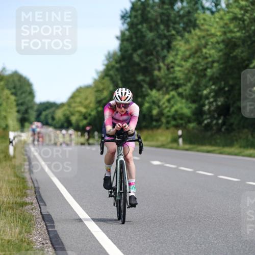 21.06.2026 - Viking Triathlon Michael Burmester http://msf.ph/oto/9870527 21.06.2026 12:34:40 Radfahren 28, 49, 197, 197, 248, 248, 304, 389, 389, 432, 571, 590, 653 meine-sportfotos.de