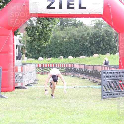 21.06.2026 - 29. Vierlanden-Triathlon Andreas Tolksdorf http://msf.ph/oto/9870603 21.06.2026 10:52:14 Ziel  meine-sportfotos.de