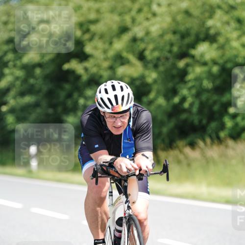 21.06.2026 - Viking Triathlon Michael Burmester http://msf.ph/oto/9870617 21.06.2026 12:35:31 Radfahren 14, 153, 153, 195, 245, 335, 377, 486, 511, 521, 562 meine-sportfotos.de