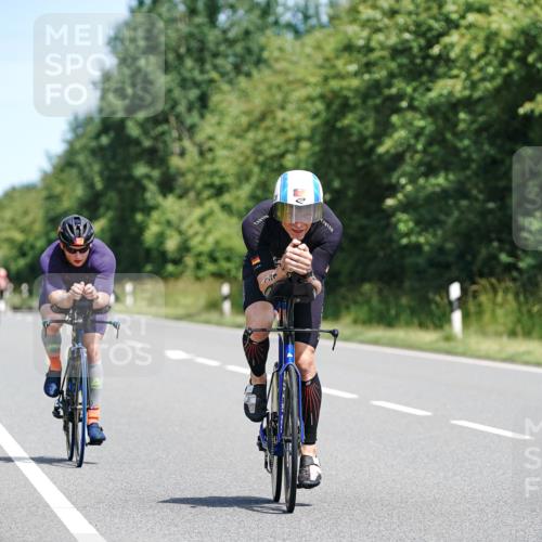 21.06.2026 - Viking Triathlon Michael Burmester http://msf.ph/oto/9870651 21.06.2026 12:35:39 Radfahren 14, 37, 153, 153, 245, 335, 486, 511, 521, 562 meine-sportfotos.de