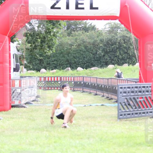 21.06.2026 - 29. Vierlanden-Triathlon Andreas Tolksdorf http://msf.ph/oto/9870655 21.06.2026 10:52:15 Ziel  meine-sportfotos.de