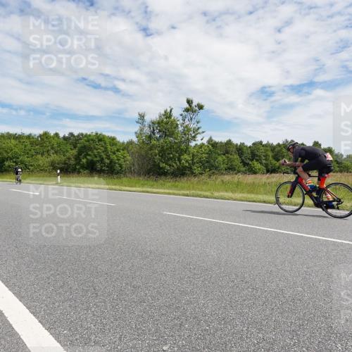 21.06.2026 - Viking Triathlon Michael Burmester http://msf.ph/oto/9870683 21.06.2026 12:12:55 Radfahren 301, 303, 346, 473, 491, 566 meine-sportfotos.de