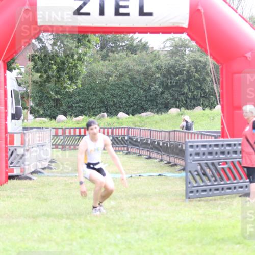 21.06.2026 - 29. Vierlanden-Triathlon Andreas Tolksdorf http://msf.ph/oto/9870687 21.06.2026 10:52:15 Ziel  meine-sportfotos.de