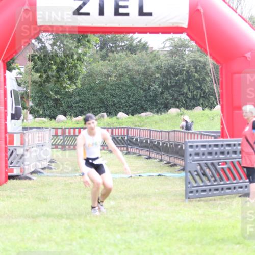 21.06.2026 - 29. Vierlanden-Triathlon Andreas Tolksdorf http://msf.ph/oto/9870697 21.06.2026 10:52:15 Ziel  meine-sportfotos.de