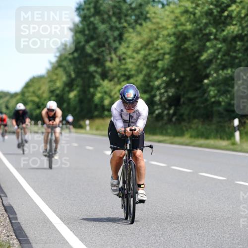 21.06.2026 - Viking Triathlon Michael Burmester http://msf.ph/oto/9870739 21.06.2026 12:36:04 Radfahren 22, 37, 106, 354, 363, 427, 449, 458, 539, 637, 667 meine-sportfotos.de
