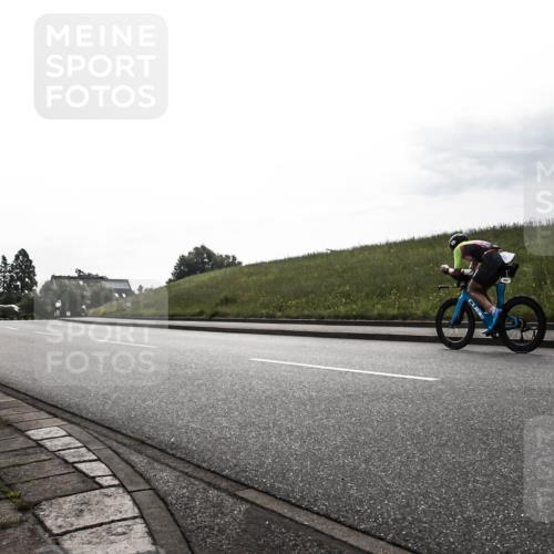 21.06.2026 - 29. Vierlanden-Triathlon H.Heesch http://msf.ph/oto/9870780 21.06.2026 09:17:32 Radfahren 3, 16, 233 meine-sportfotos.de