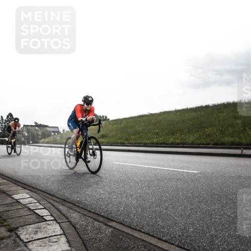 21.06.2026 - 29. Vierlanden-Triathlon H.Heesch http://msf.ph/oto/9870785 21.06.2026 09:17:34 Radfahren 16, 51, 233 meine-sportfotos.de