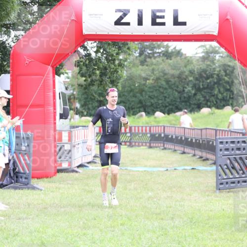 21.06.2026 - 29. Vierlanden-Triathlon Andreas Tolksdorf http://msf.ph/oto/9870872 21.06.2026 10:53:14 Ziel 37, 37 meine-sportfotos.de