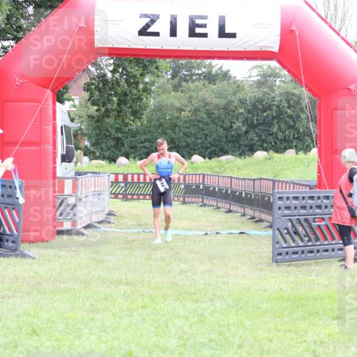 21.06.2026 - 29. Vierlanden-Triathlon Andreas Tolksdorf http://msf.ph/oto/9871016 21.06.2026 10:54:17 Ziel  meine-sportfotos.de