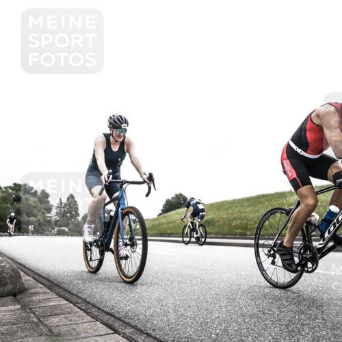 21.06.2026 - 29. Vierlanden-Triathlon H.Heesch http://msf.ph/oto/9871120 21.06.2026 10:34:38 Radfahren 92, 178, 350, 363, 414, 554, 560 meine-sportfotos.de