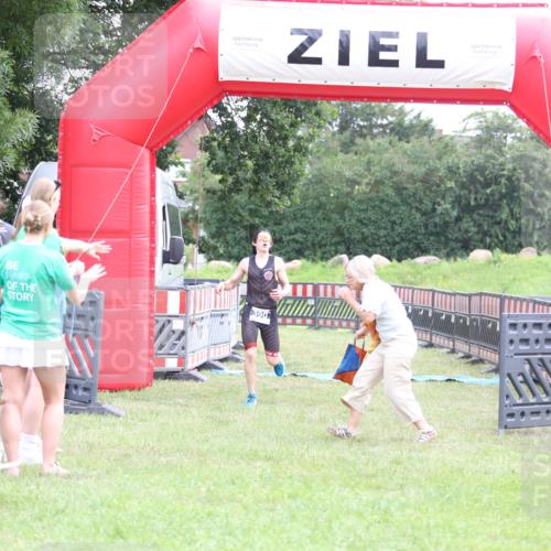 21.06.2026 - 29. Vierlanden-Triathlon Andreas Tolksdorf http://msf.ph/oto/9871304 21.06.2026 10:55:26 Ziel  meine-sportfotos.de