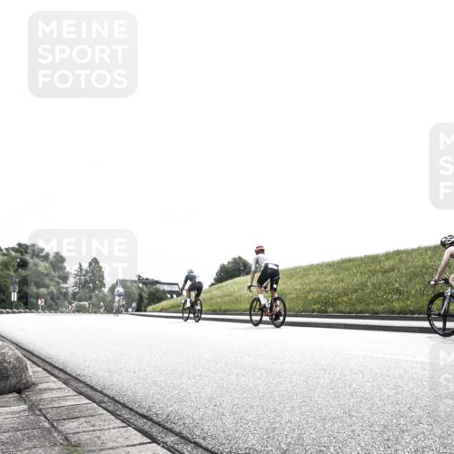 21.06.2026 - 29. Vierlanden-Triathlon H.Heesch http://msf.ph/oto/9871450 21.06.2026 10:36:10 Radfahren 376, 589 meine-sportfotos.de