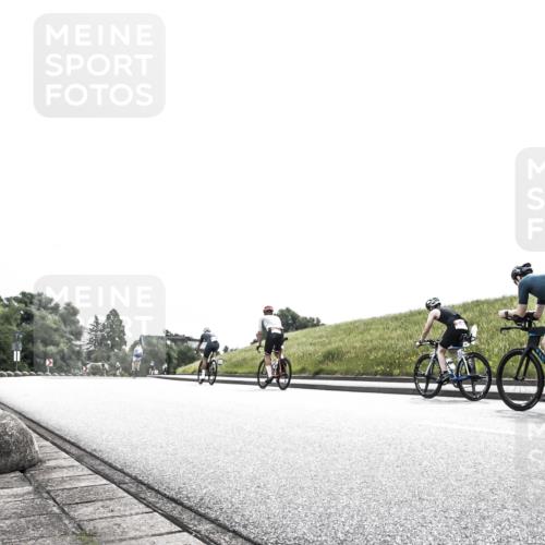 21.06.2026 - 29. Vierlanden-Triathlon H.Heesch http://msf.ph/oto/9871455 21.06.2026 10:36:10 Radfahren 376, 589 meine-sportfotos.de