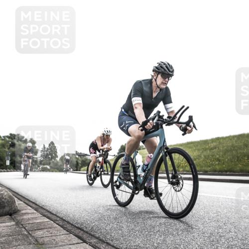21.06.2026 - 29. Vierlanden-Triathlon H.Heesch http://msf.ph/oto/9871490 21.06.2026 10:36:41 Radfahren 51, 78, 99, 106, 177, 298 meine-sportfotos.de