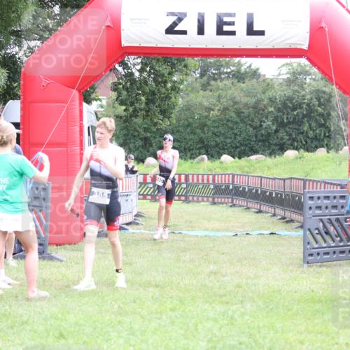 21.06.2026 - 29. Vierlanden-Triathlon Andreas Tolksdorf http://msf.ph/oto/9871501 21.06.2026 10:55:43 Ziel 339, 339 meine-sportfotos.de