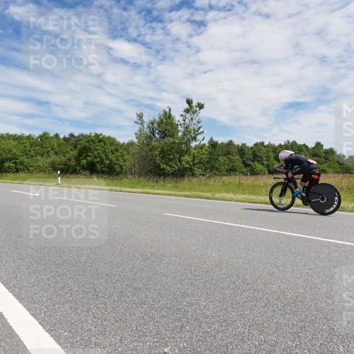21.06.2026 - Viking Triathlon Michael Burmester http://msf.ph/oto/9871502 21.06.2026 12:19:54 Radfahren 42, 133, 133, 144, 231, 421, 443 meine-sportfotos.de