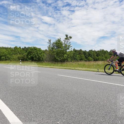 21.06.2026 - Viking Triathlon Michael Burmester http://msf.ph/oto/9871584 21.06.2026 12:20:51 Radfahren 13, 213, 339, 344, 345, 375, 379, 398, 400, 607, 628 meine-sportfotos.de