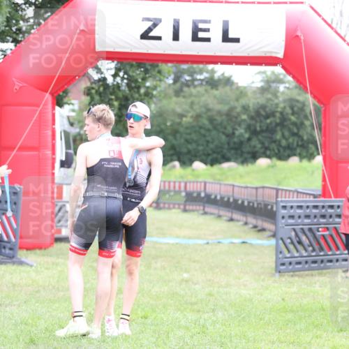 21.06.2026 - 29. Vierlanden-Triathlon Andreas Tolksdorf http://msf.ph/oto/9871604 21.06.2026 10:55:56 Ziel 210, 339, 210, 339 meine-sportfotos.de